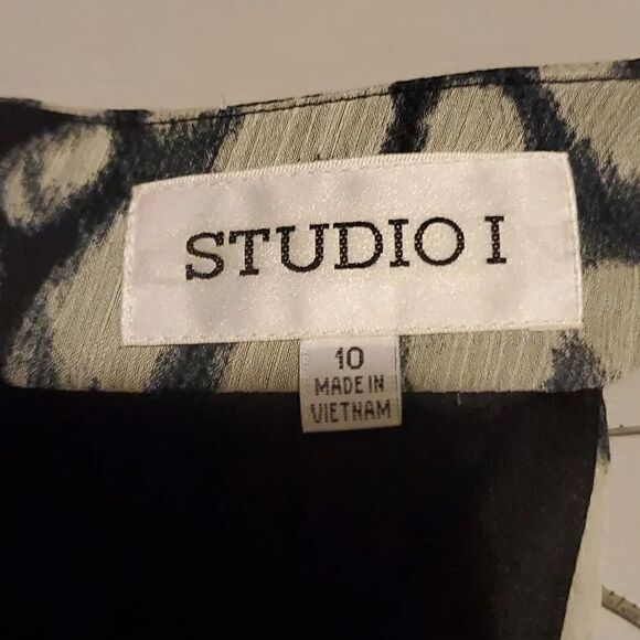 Studio I Tiered Print Dress - Picture 6 of 8